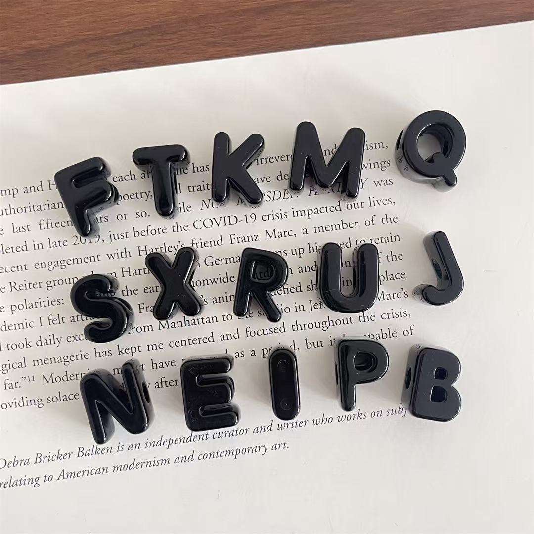 B/W Basic Acrylic Letter Beads(10pc)