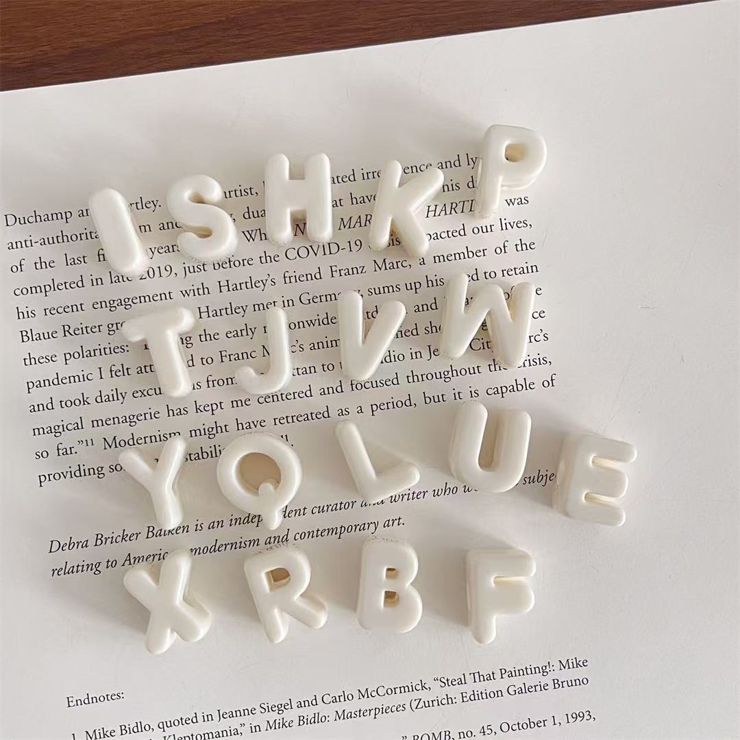 B/W Basic Acrylic Letter Beads(10pc)